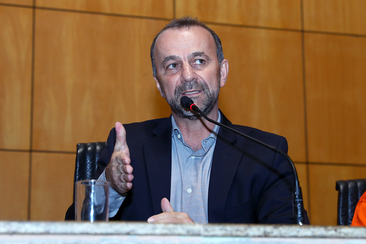 Helder Salomão em seminário sobre combustíveis, Vitória, 2020